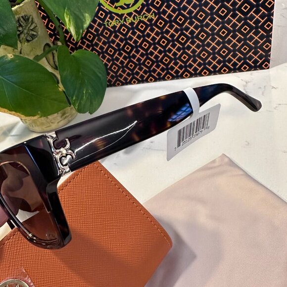 NWT! NEW! Tory Burch Trace Sunglasses -Dark Tortoise / Brown Gradient - Picture 6 of 10